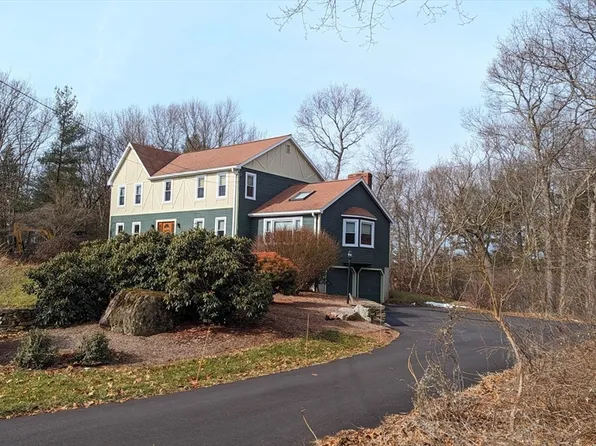 46 Shoreline Dr, Foxboro, MA 02035