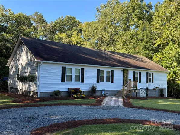 32751 Valley Dr, Albemarle, NC 28001