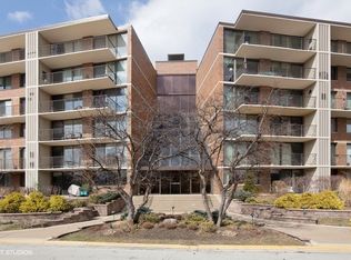 2 S Atrium Way APT 106, Elmhurst, IL