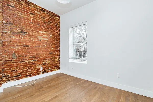 Rented by Nooklyn NYC LLC | media 47