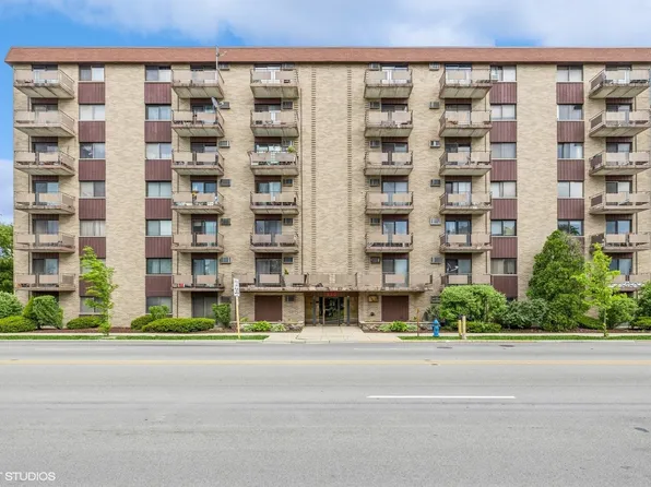 850 Des Plaines Ave APT 301, Forest Park, IL 60130