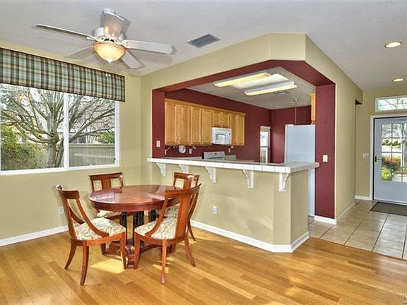 4th image of 119 Clover Springs Dr