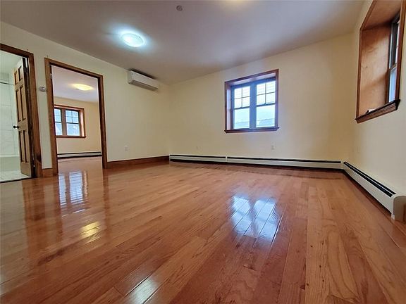 5th image of 2155 Kimball St #1F