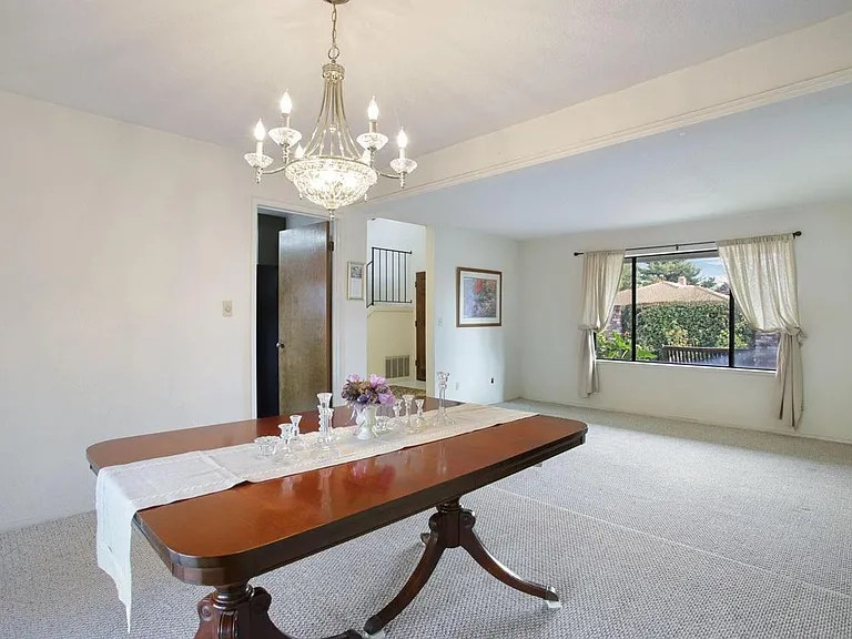 5205 Verdi Way — Photo 6