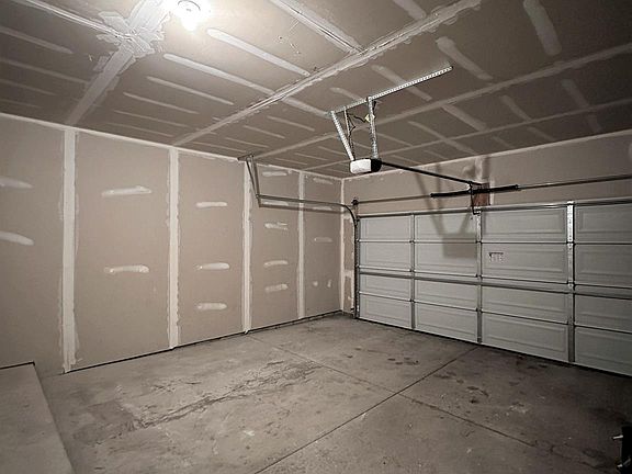 4th image of 51810 Lionel Ln