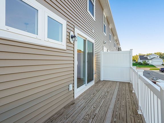 4th image of 3833 Zaharas Ln #28
