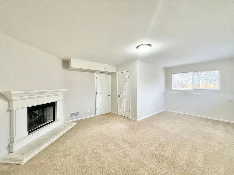 1950 Middlebury Dr — Photo 13