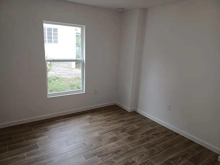 302 S 2nd St — Photo 12