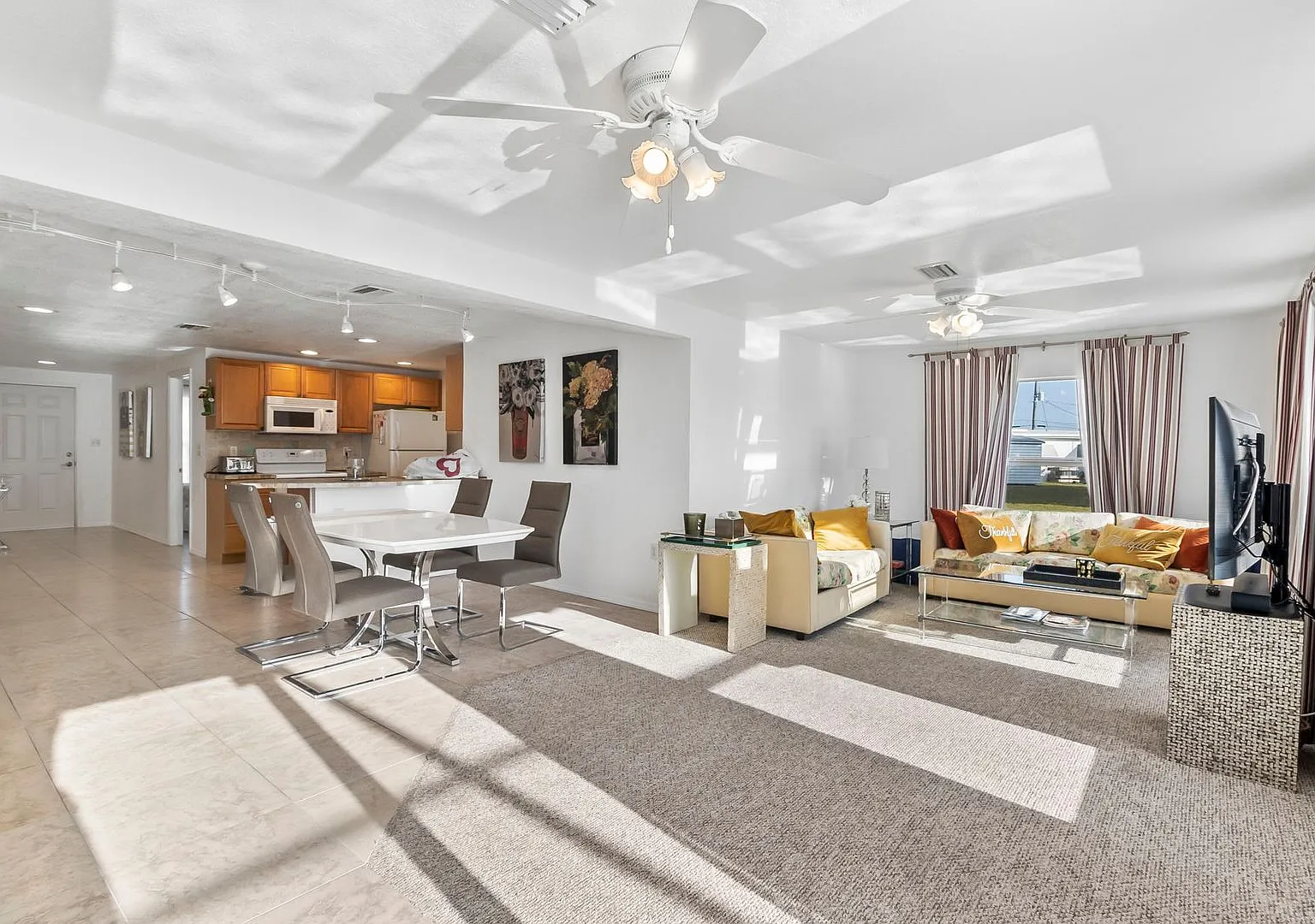 Furnished Short Term Rental - 3 Bed / 2 Bath - Single Family Pool Home - $3,250/Month — Photo 1