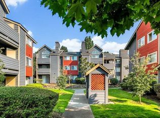 400 S 152nd St APT C10, Seattle, WA