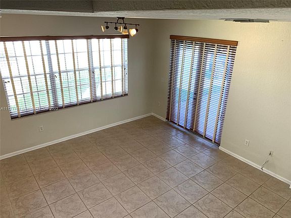 4th image of 2614 SW 188th Ave