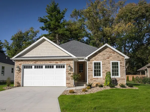 5010 Macy Ln, Canfield, OH 44406