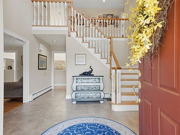 4th image of 26 Mill Pond Cir