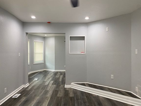 4th image of 633 Fernwood Ave #1