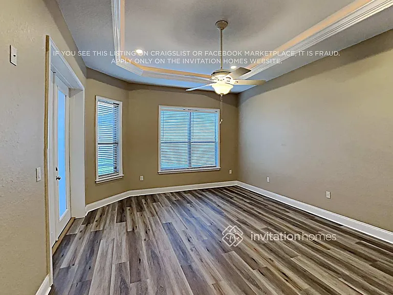 1075 Reflections Lake Loop — Photo 9