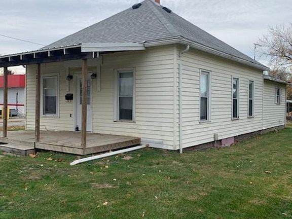 3rd image of 123 E Pine St