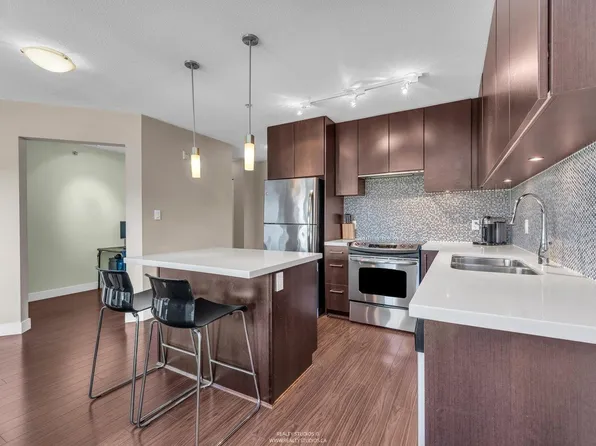 15735 Croydon Dr #414, Surrey, BC V3Z 2L5