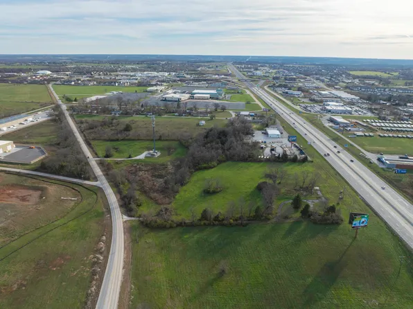 1099 N Farmers Branch Road, Ozark, MO 65721