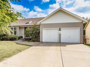 4801 Switzer Rd, Shawnee, KS 66203