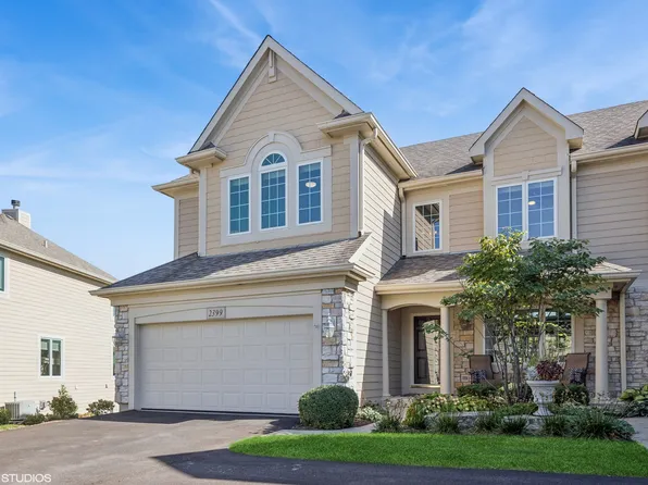 2399 Woodglen Dr, Aurora, IL 60502