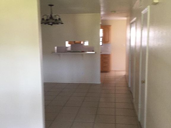 5th image of 1506 Westmont Dr APT B