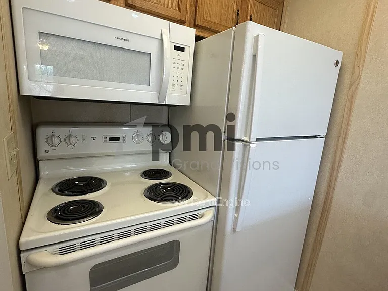 1306 Arthur Ave #16 — Photo 5