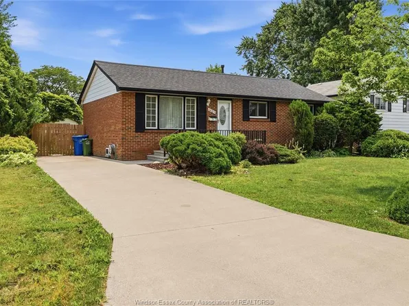 5401 Queen Elizabeth Dr, Windsor, ON N8T 1N2