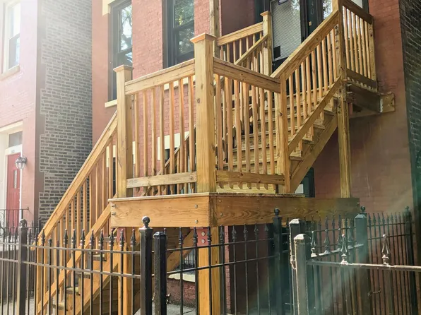 1430 W Flournoy St #1, Chicago, IL 60607