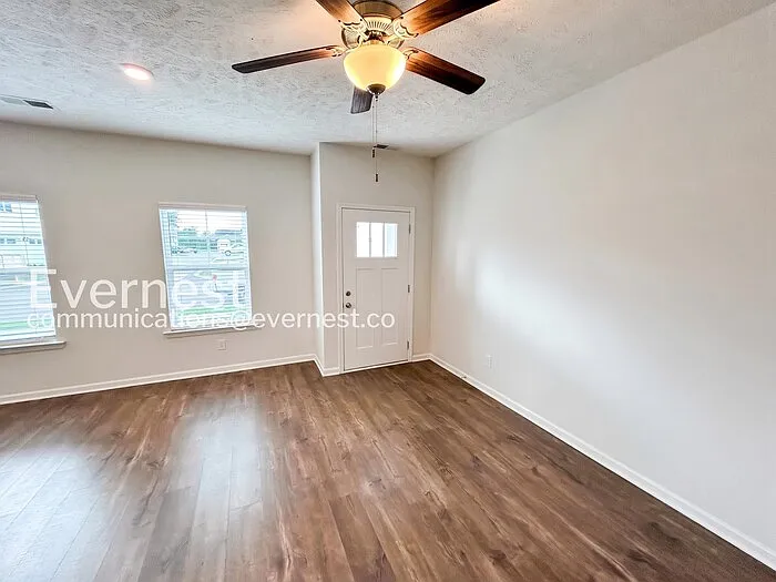 305 Raines Ct — Photo 6