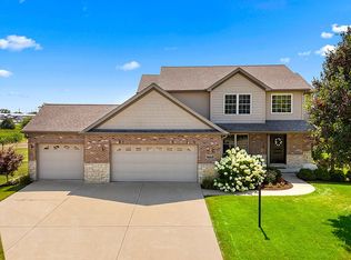 9702 N Megan Ct, Peoria, IL 61615