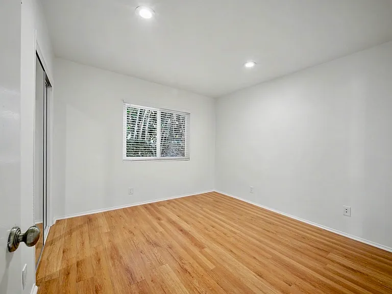 22525 Flamingo St — Photo 22