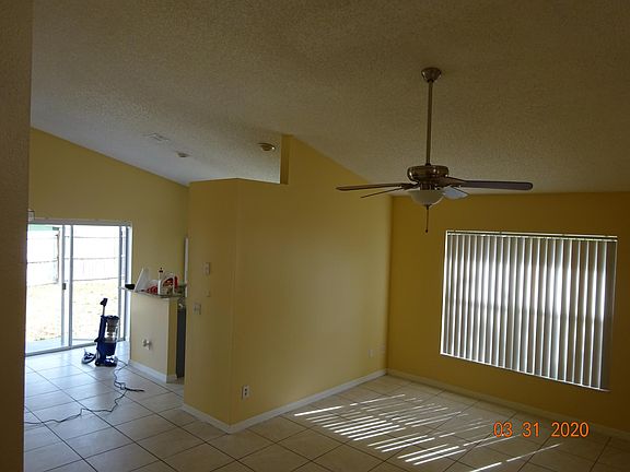 4th image of 2842 Delcrest Ct