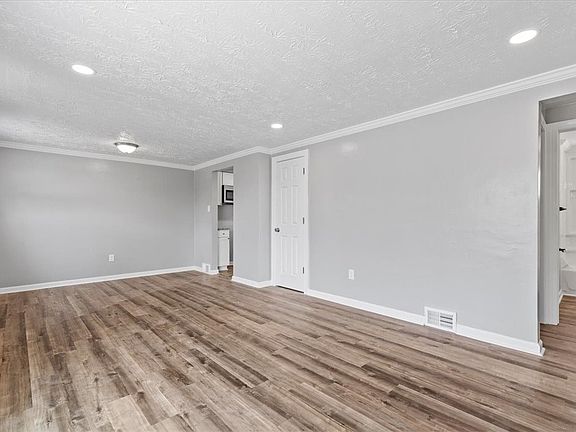 5th image of 373 Bost Dr