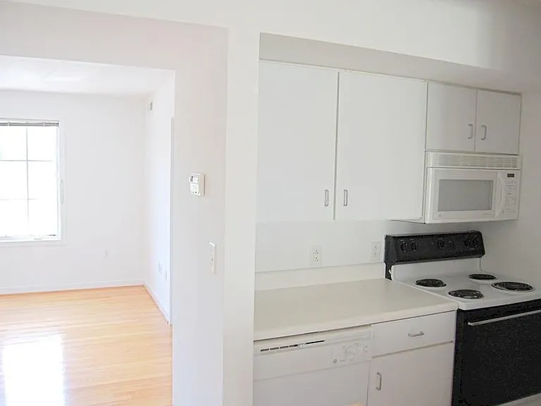 1000 Market St E #3-4 — Photo 3