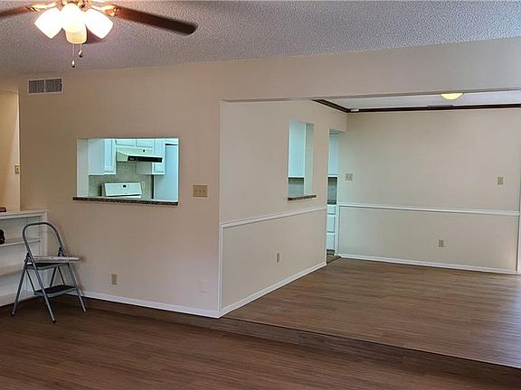 4th image of 8111 Baywood Dr Building B
