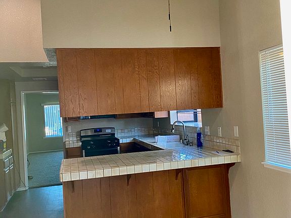 4th image of 6732 Burke Ct
