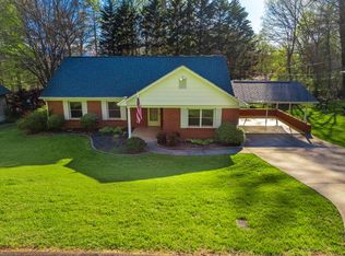 155 Hillcrest Cir, Franklin, NC 28734