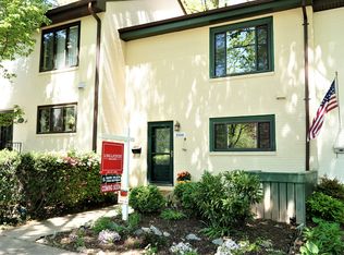 2008 Golf Course Dr, Reston, VA 20191