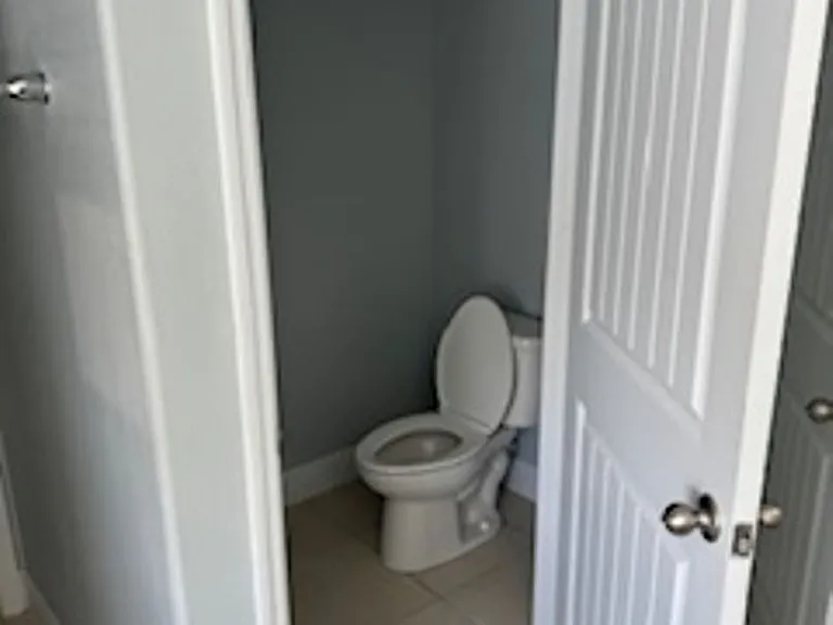 5717 SW 49th Ave — Photo 40