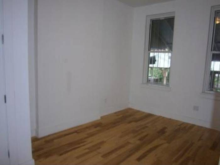 2nd image of 139 Mac Dougal St