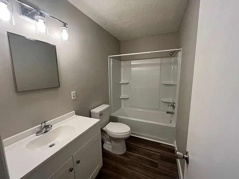 4322 Banks Dr — Photo 15