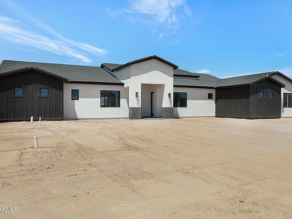 2nd image of 8672 N Black Butte Court