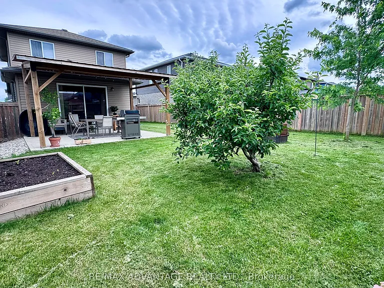 377 Beech St — Photo 31