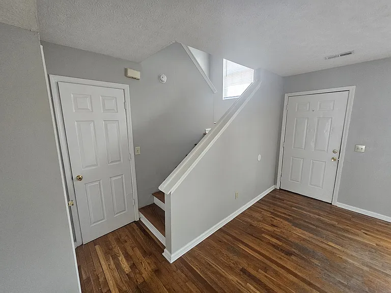 214 S Keeneland Dr #B — Photo 8