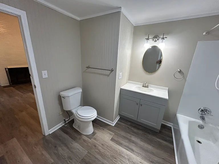 18 Meadowlawn Dr #10 — Photo 5