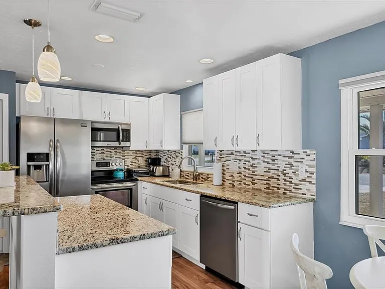 3425 Fairview Dr — Photo 13