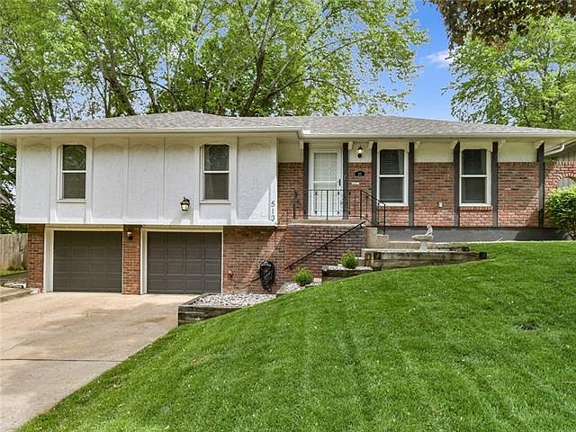 1st image of 513 NW Manor Dr