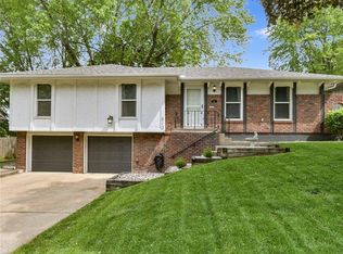 513 NW Manor Dr, Blue Springs, MO 64014