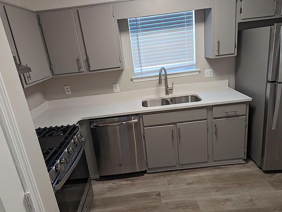 2nd image of 398 Oak Harbor Trl