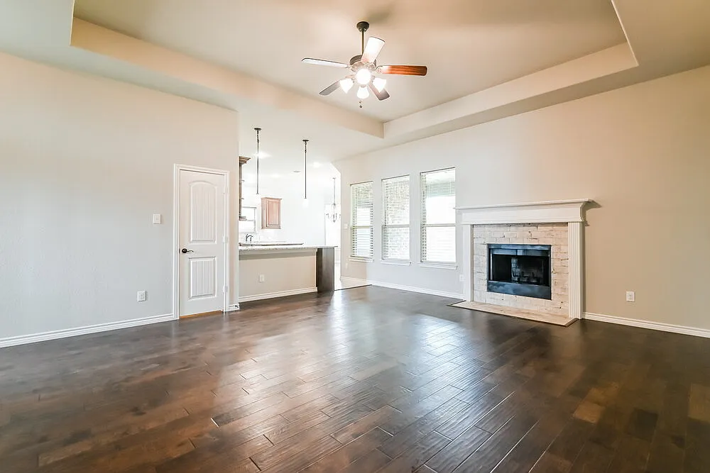 4 bed, 2.0 bath, 2153 sqft, $2,885 — Photo 3